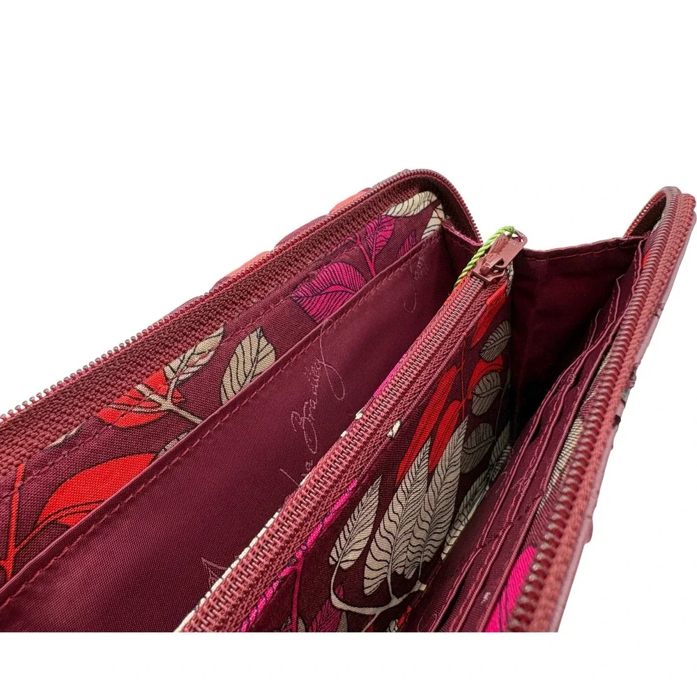 Vera Bradley Wristlet Wallet Womens OS Pink New Geometric Quilted All In One‎